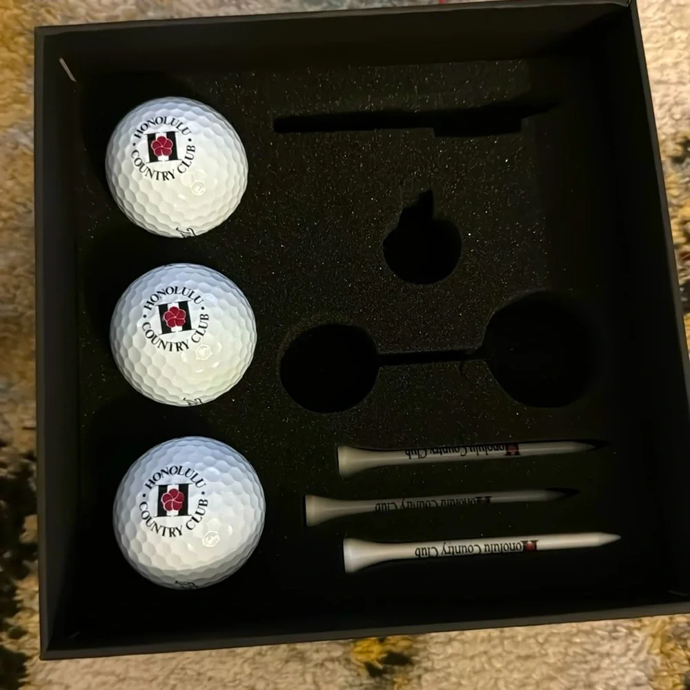 NEW Honolulu Country Club Titleist golf ball set - Picture 1 of 5